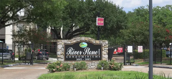 3025 Walnut Bend Lane #21, Houston, TX 77042