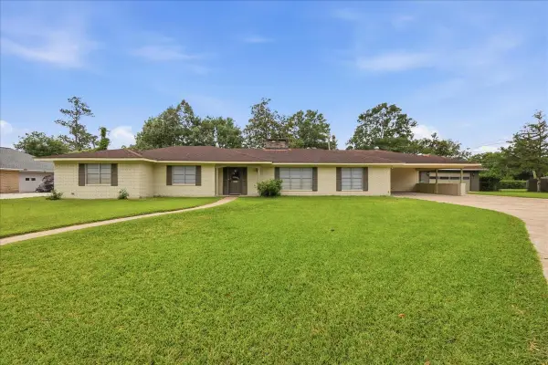 2127 Treemont Lane, Orange, TX 77630