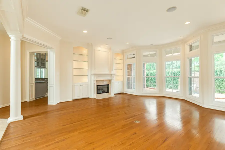 1 Heritage Oak Court, Lake Jackson, TX 77566 - Image #2