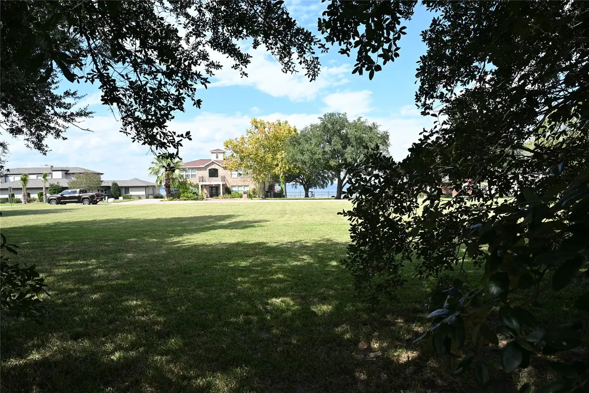 00 West Shore Drive, Willis, TX 77318 - Image #1