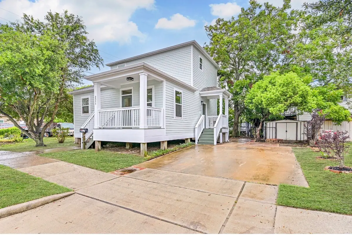 2311 Mary Moody Northern Boulevard, Galveston, TX 77551 - #1