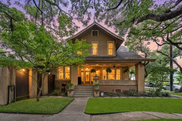 945 Harvard Street, Houston, TX 77008