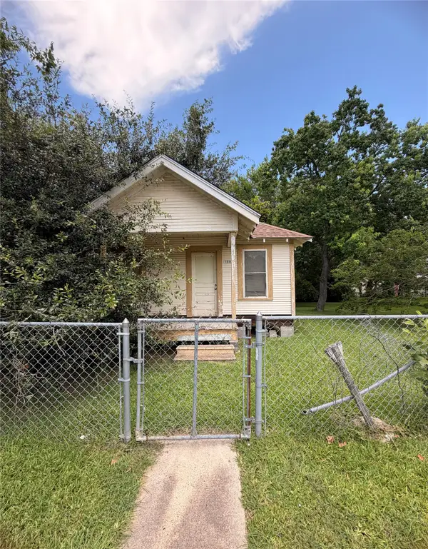 1508 Elm Street, Baytown, TX 77520
