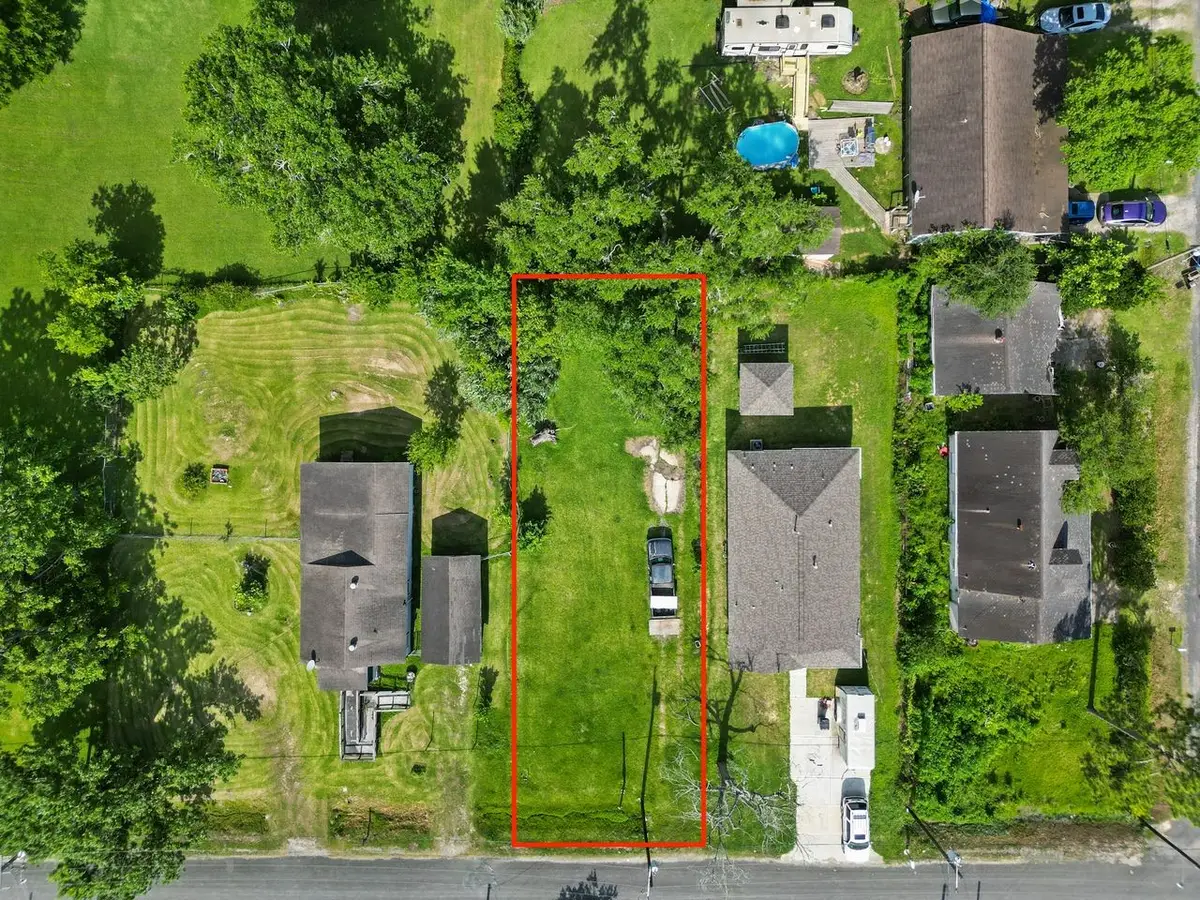 122 S Pecan Drive, Texas City, TX 77591 - Image #1