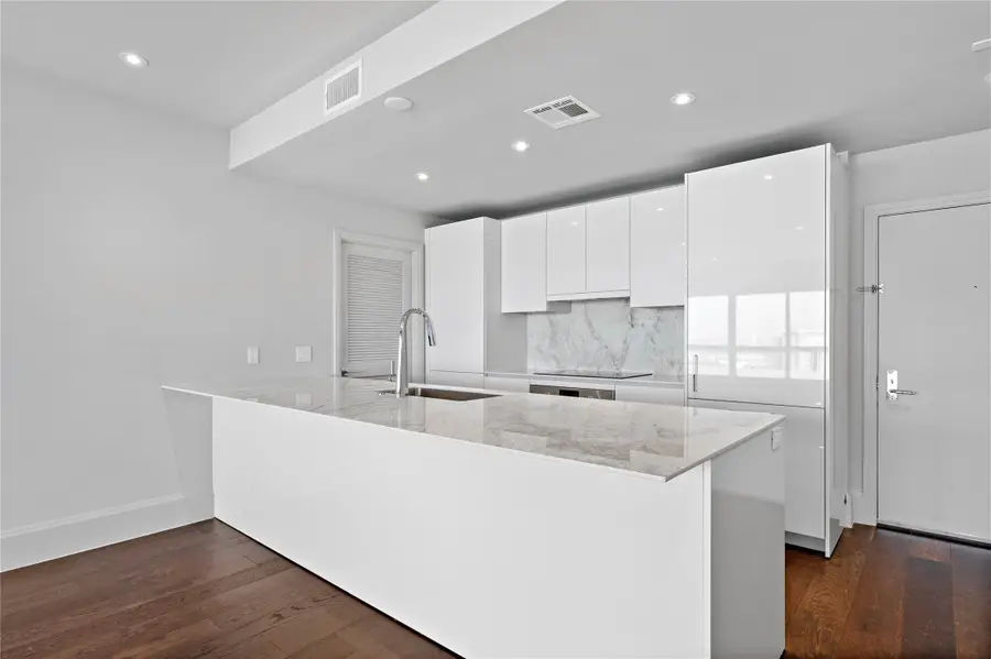 1701 Hermann Drive #30D, Houston, TX 77004 - Image #3