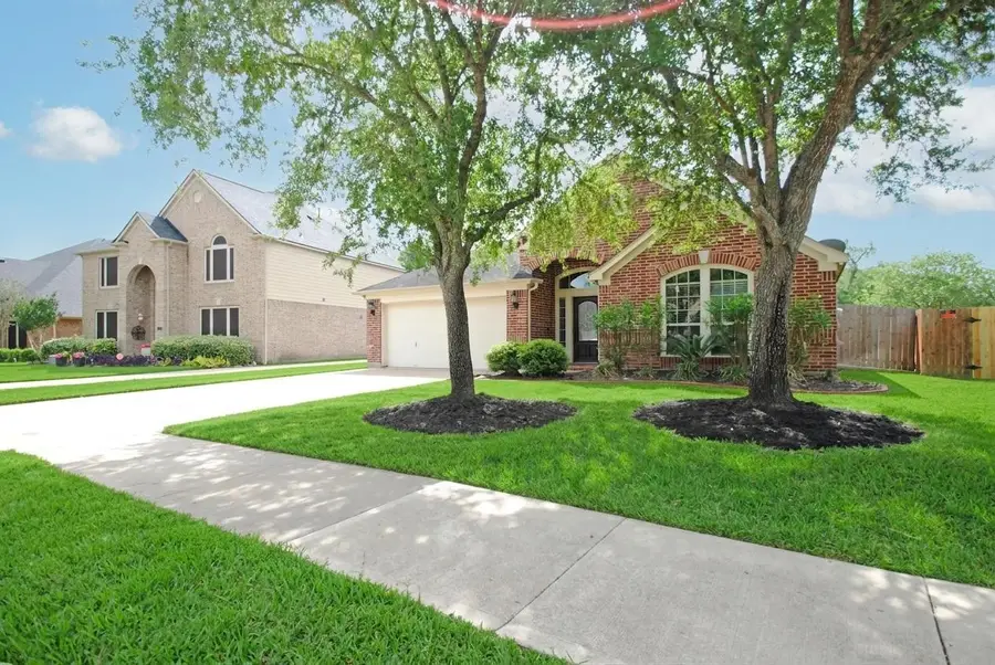 2435 Pioneer Oaks Drive, Fresno, TX 77545 - #2