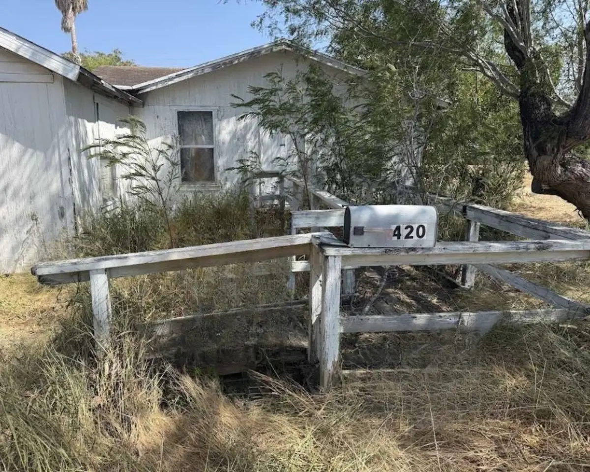420 E Avenue D Avenue, Kingsville, TX 78363 - #1