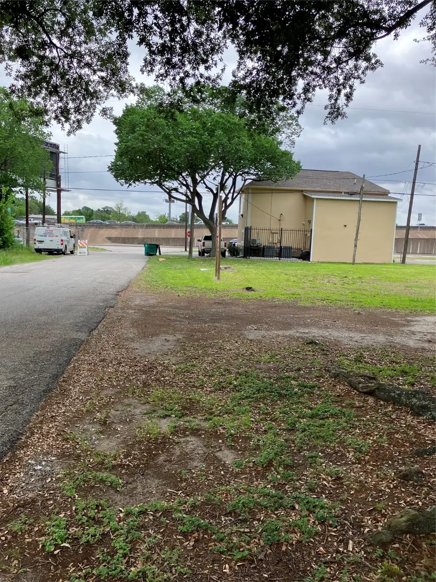 2705 North Fwy, Houston, TX 77009 - #3