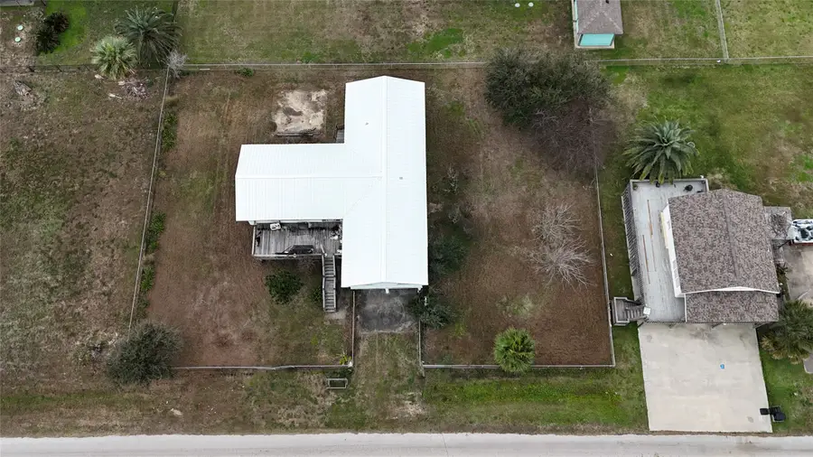 963 Gulfview Drive, Crystal Beach, TX 77650 - Image #3