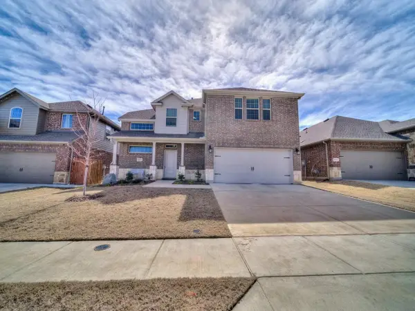 10528 Breezeway Drive, Aubrey, TX 76227