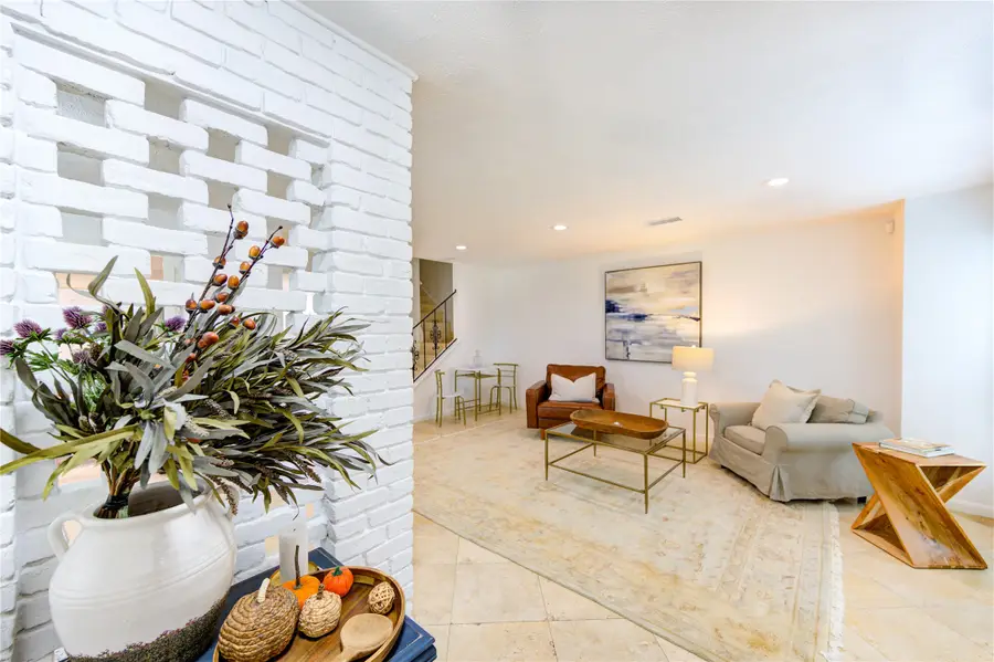 13050 Trail Hollow Drive, Houston, TX 77079 - Image #2