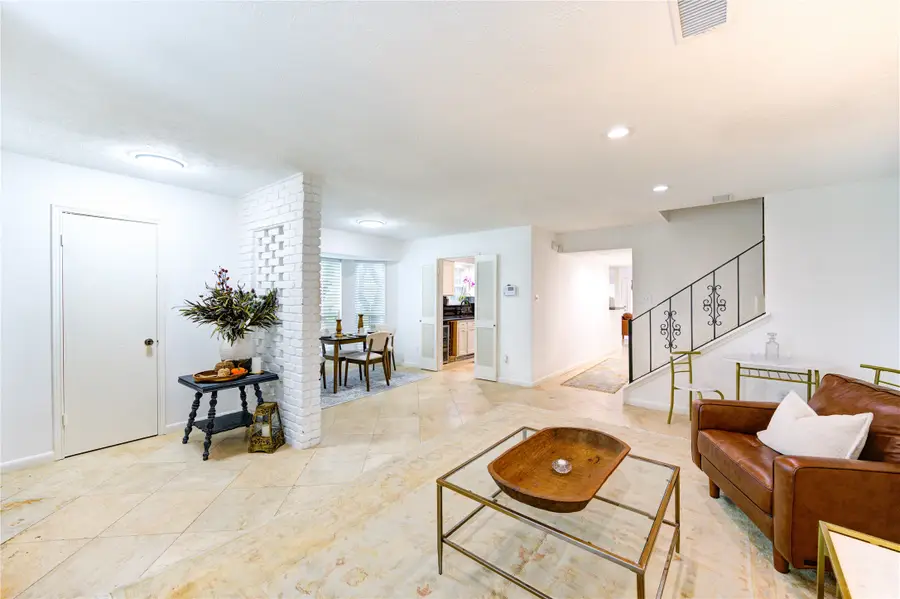 13050 Trail Hollow Drive, Houston, TX 77079 - Image #3