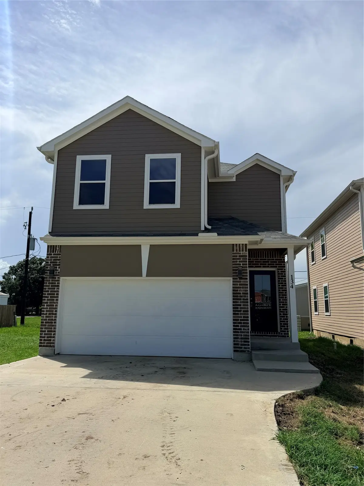 142 Egret Canal N, Baytown, TX 77523 - #1