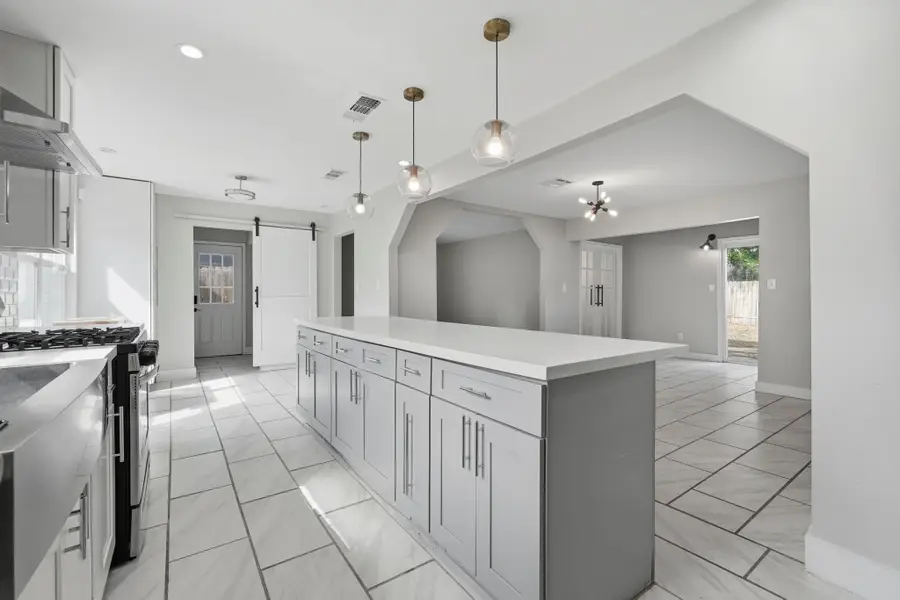 206 W North Hill Drive, Spring, TX 77388 - #2