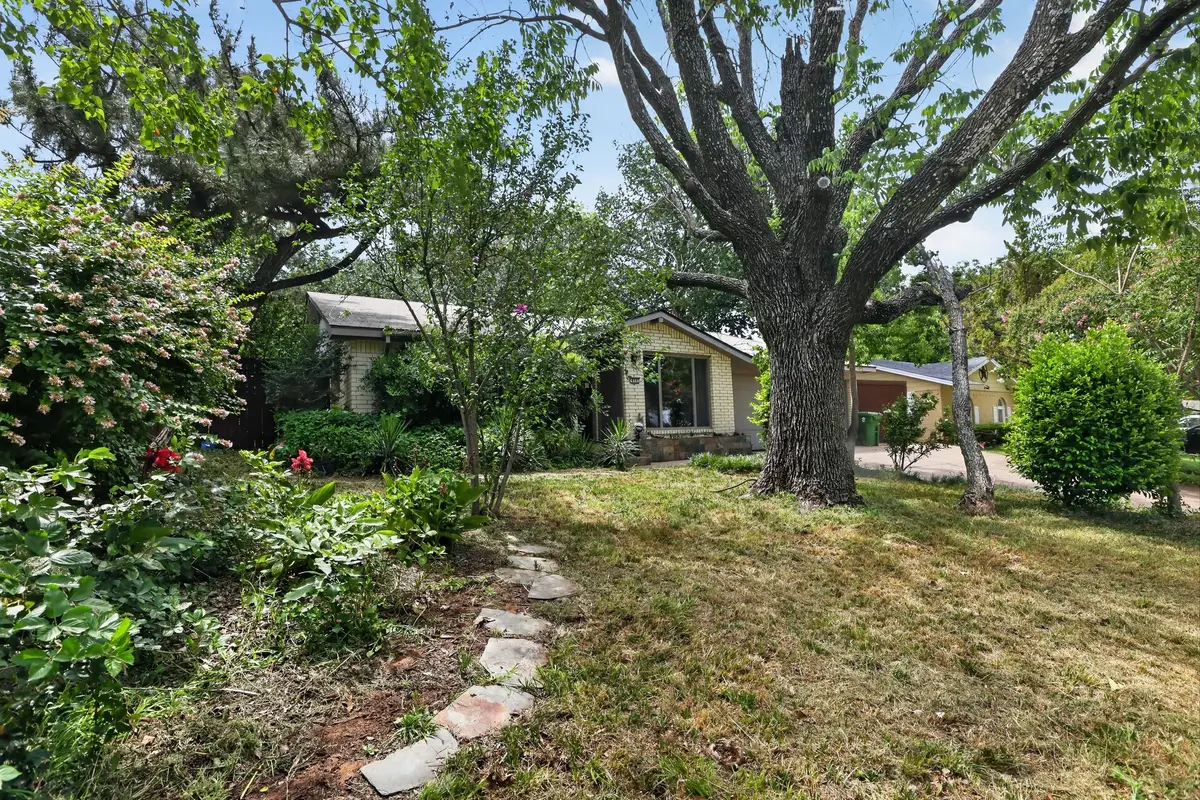 915 Oak Cliff Drive, Grapevine, TX 76051 - #1