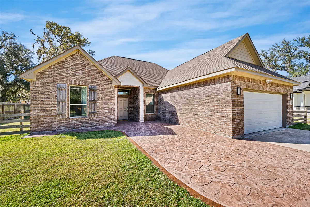 2234 Shalmar Drive, West Columbia, TX 77486 - Image #1