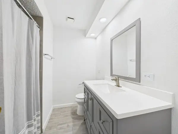 16207 N Meadow Drive, Houston, TX 77073