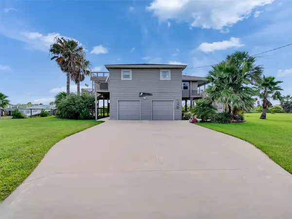 3917 1st Street, Galveston, TX 77554