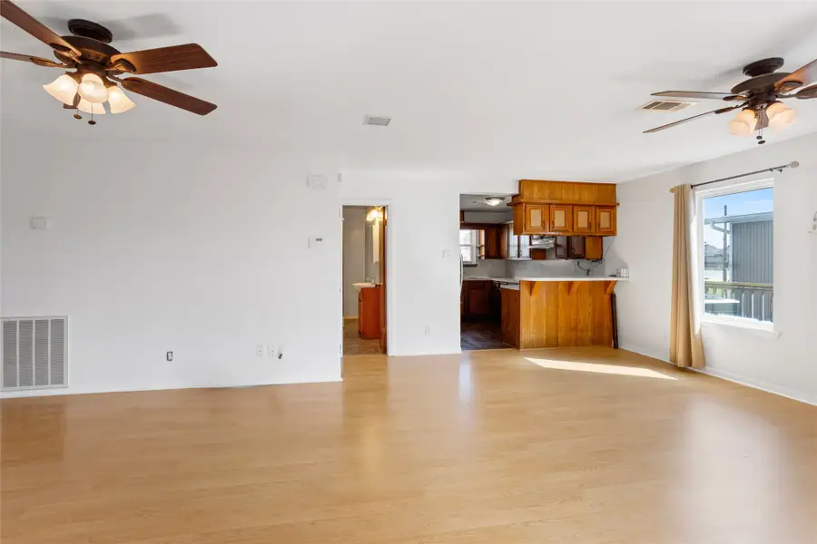 31 Lakeside Drive, Hitchcock, TX 77563 - Image #3