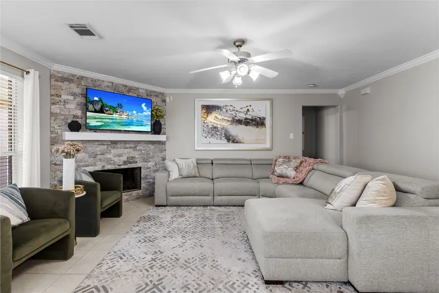 2705 7th Street N, Texas City, TX 77590 - Image #2