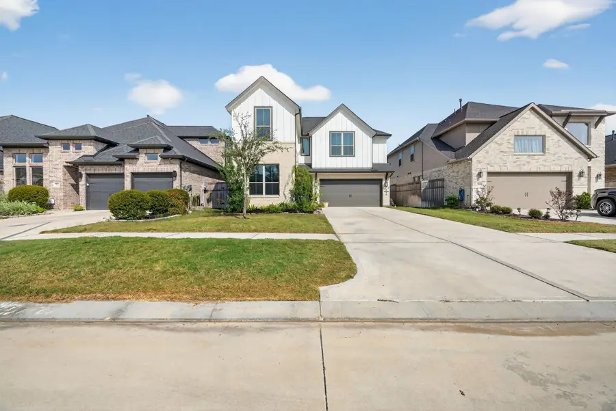 31418 Golden Cliffs Lane, Fulshear, TX 77441 - Image #2