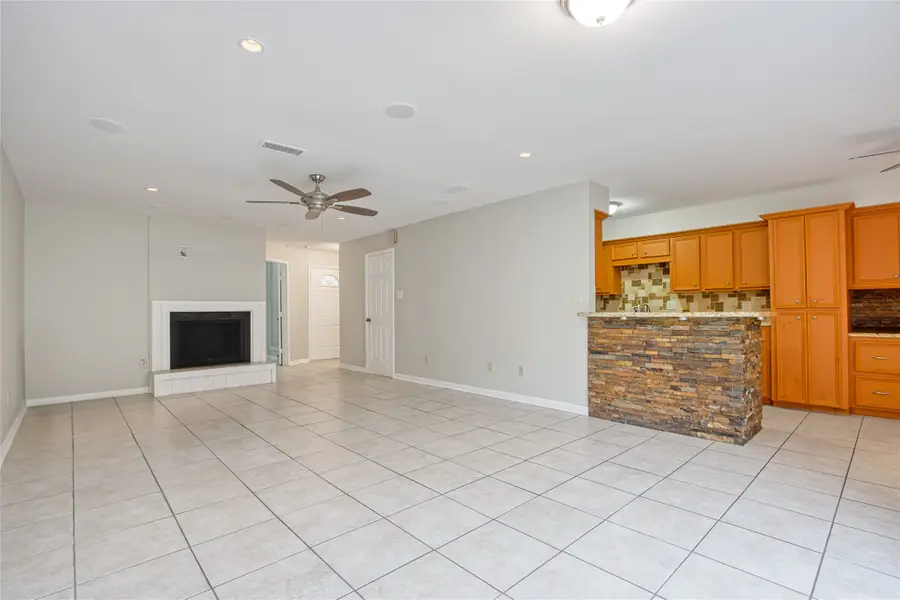 17163 Beaver Springs Drive #14, Houston, TX 77090 - Image #2