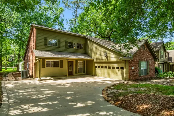 292 Apple Valley Drive, Conroe, TX 77304