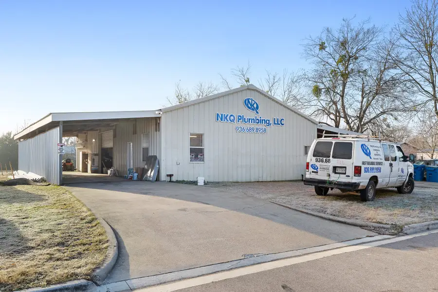 217 W Hill St, Navasota, TX 77868 - Image #2