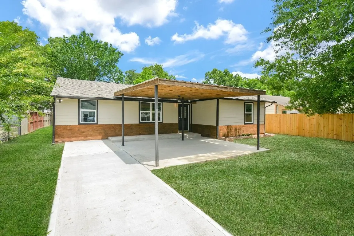 5719 Southwind Street, Houston, TX 77033 - #1