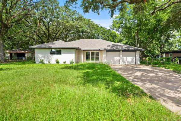 15 N Amburn Road, Texas City, TX 77591