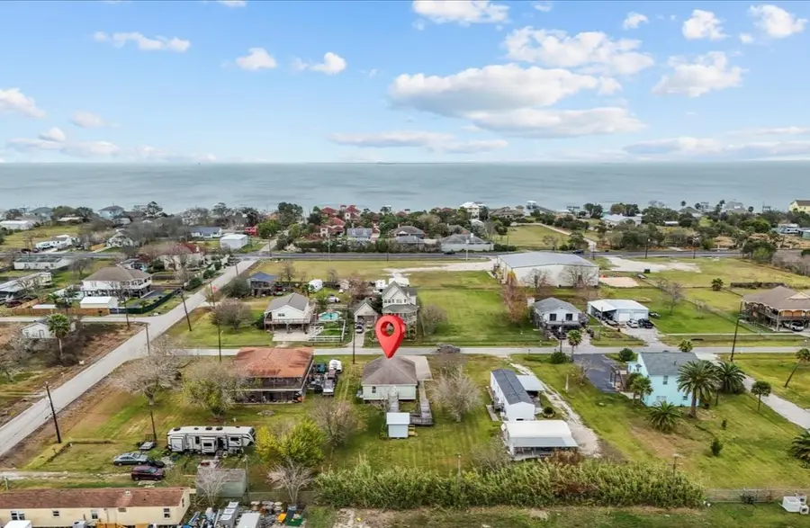 2331 Rue De Lafitte Drive, Dickinson, TX 77539 - Image #2