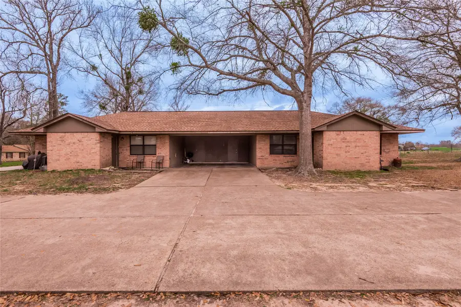 116 Pine Hollow Lane, Huntsville, TX 77320 - Image #2