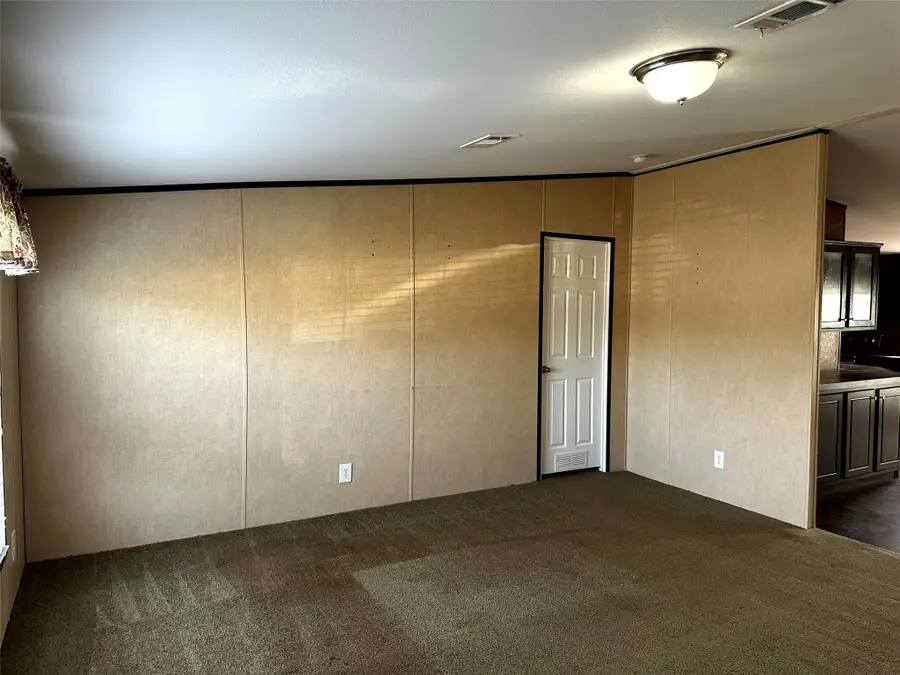 190 E Austin Avenue, Onalaska, TX 77360 - #3