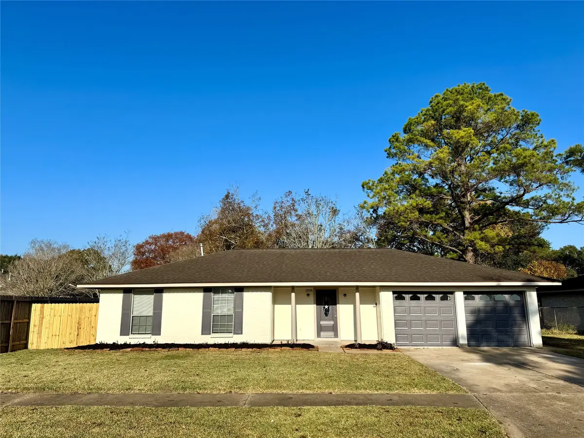 2906 Spring Creek Lane, Pearland, TX 77581 - Image #1