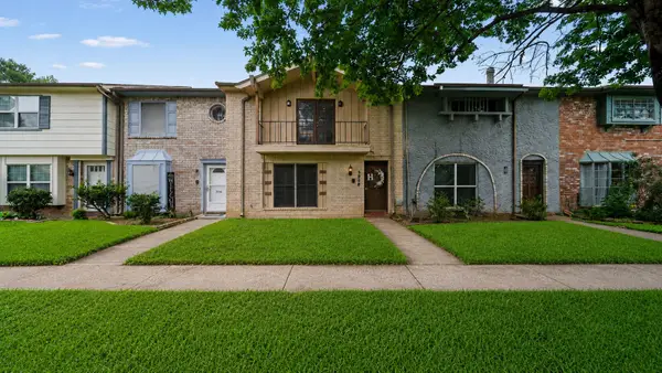 3936 Laura Leigh Drive, Friendswood, TX 77546