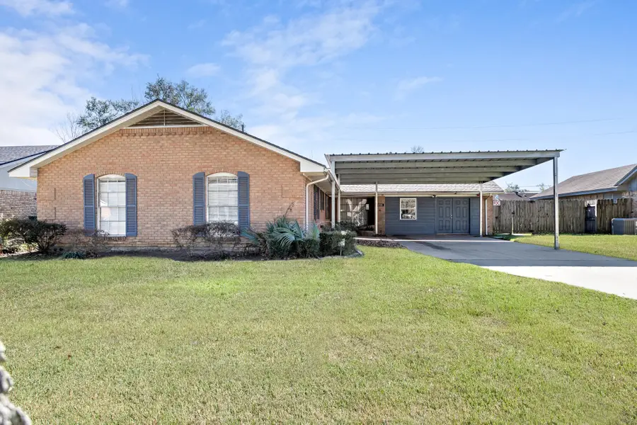 5755 Sul Ross Ln, Beaumont, TX 77706 - Image #2