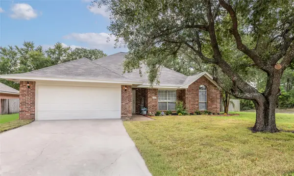 2013 Cobblestone Lane, Bryan, TX 77807