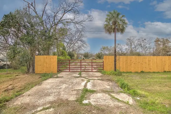 301 Oakland Street, Baytown, TX 77520