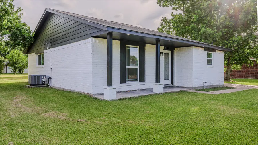 1413 N Avenue R, Freeport, TX 77541 - #3