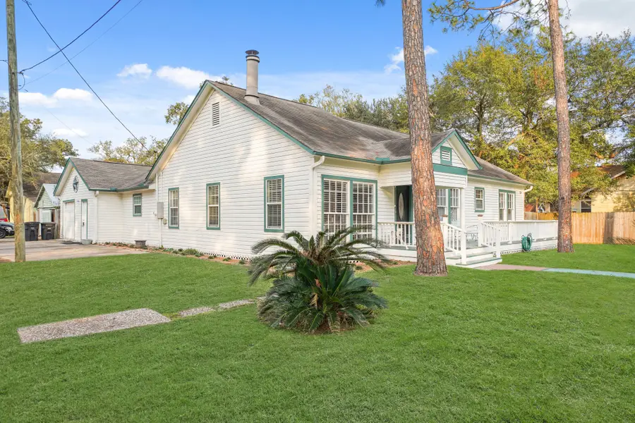 316 W Lang Street, Alvin, TX 77511 - Image #2