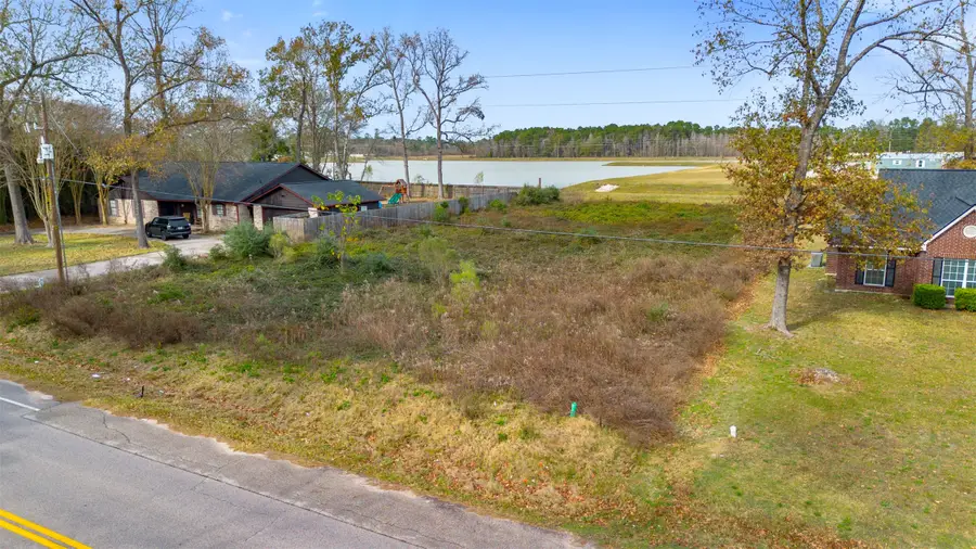 1012 Chateau Woods Parkway Drive, Conroe, TX 77385 - Image #2