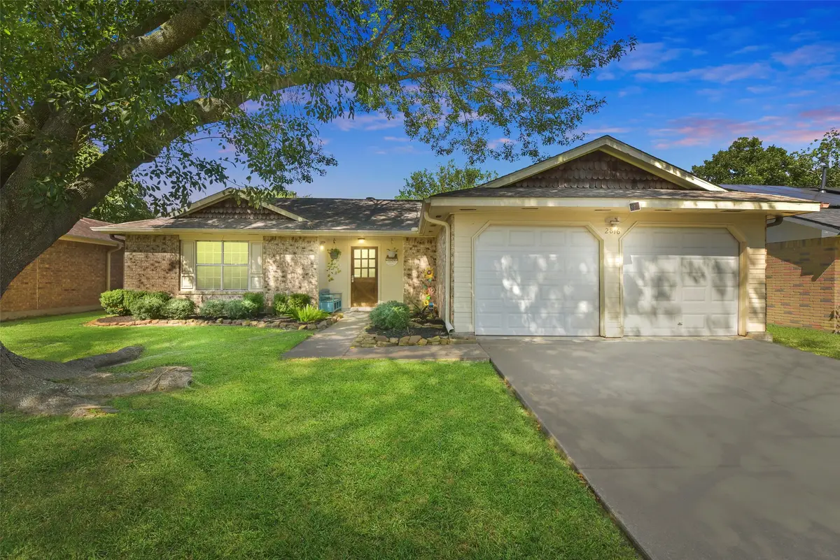 2816 Pickett Drive, League City, TX 77573 - Image #1