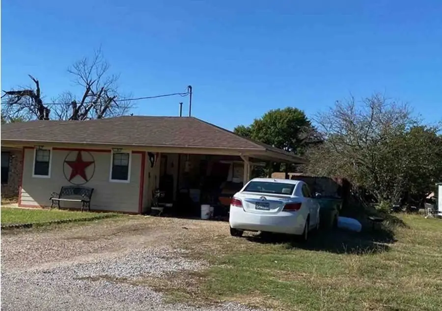 136 Runaway Bay Drive, Runaway Bay, TX 76426 - Image #2