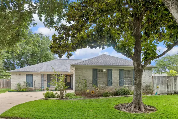 3523 Hidden Creek Drive, Sugar Land, TX 77479