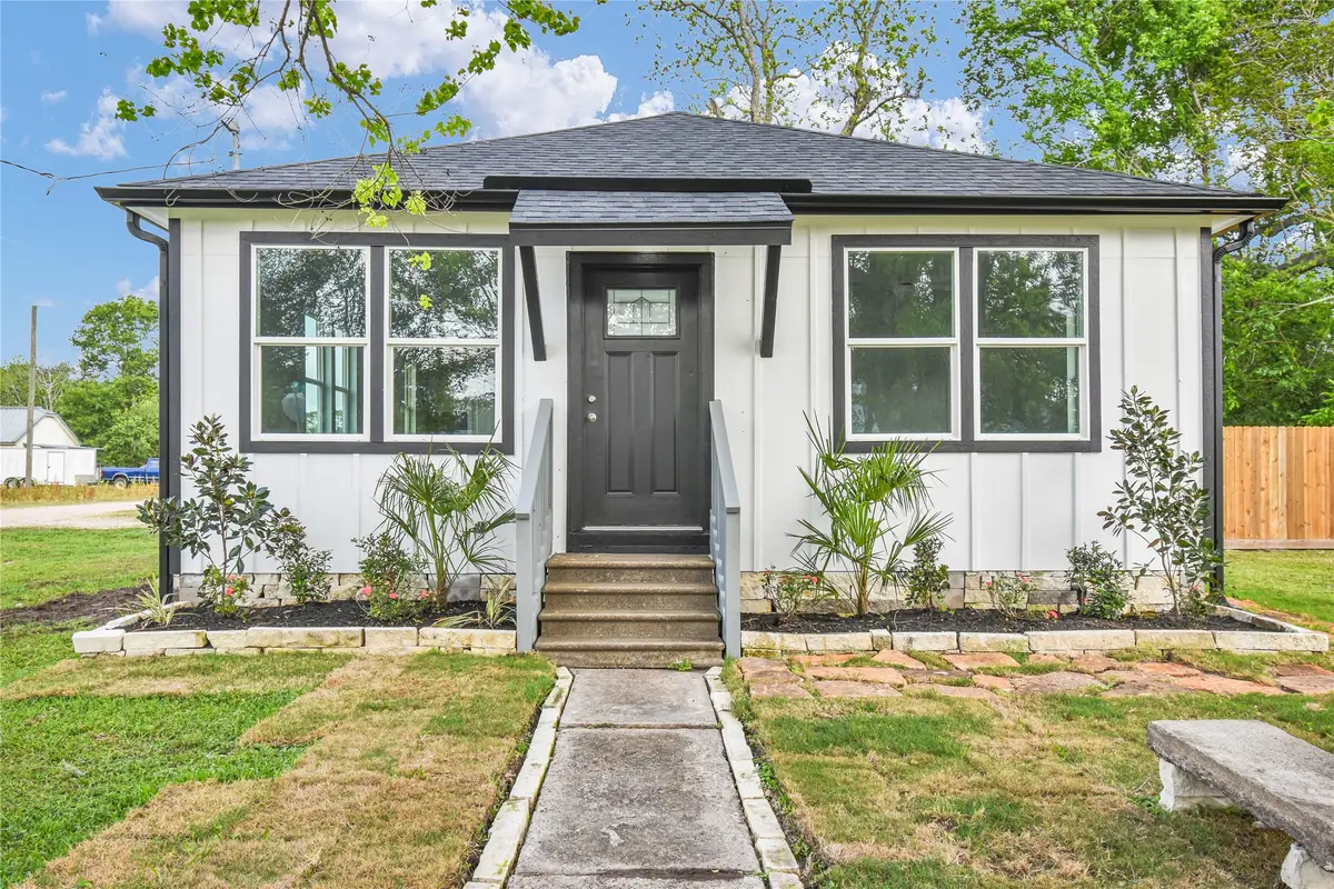 5722 5th Street, Danbury, TX 77534 - #1