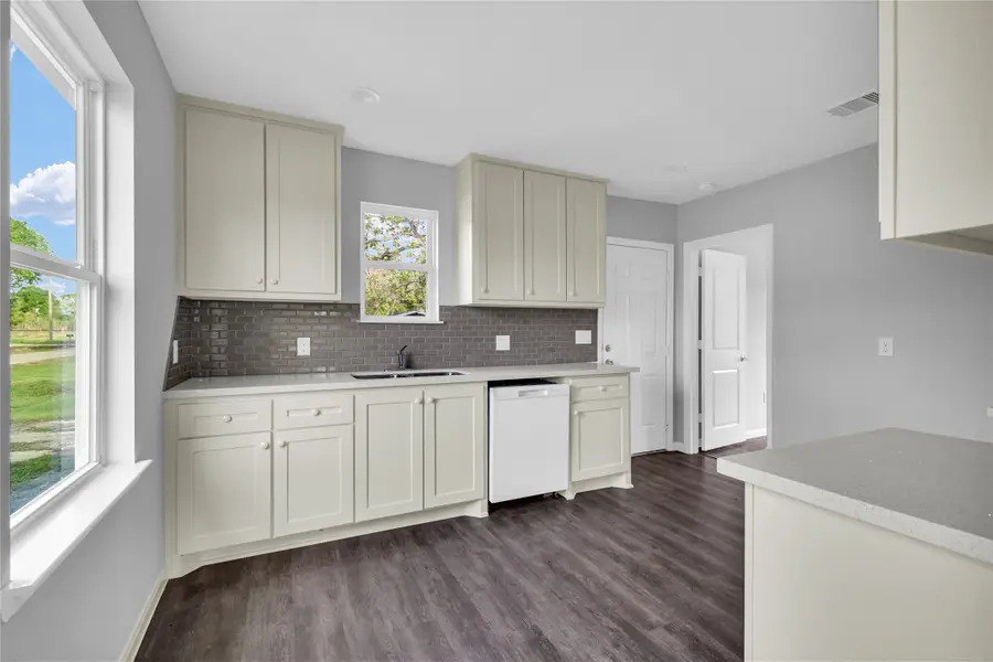 5722 5th Street, Danbury, TX 77534 - #3