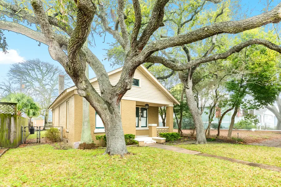 3406 Avenue Q 1/2, Galveston, TX 77550 - #3