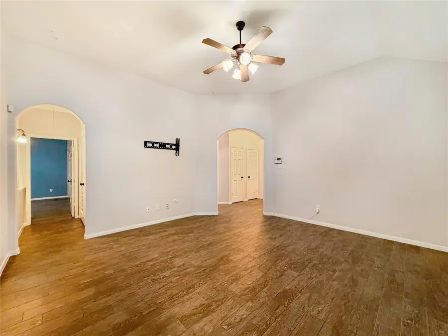 4710 Meadow Way Drive, Deer Park, TX 77536 - Image #2