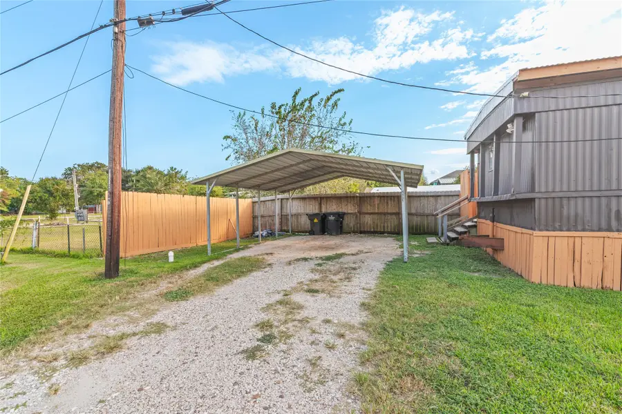 403 Avenue E, Dickinson, TX 77539 - Image #2