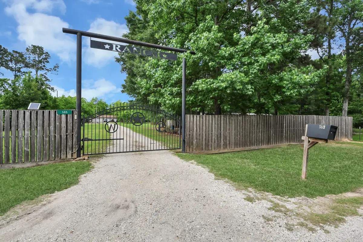 585 County Road 3796, Cleveland, TX 77328 - #1